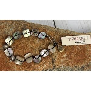 Free Spirit Peyote Bird Cream & Iridescent Shell Bead Bracelet